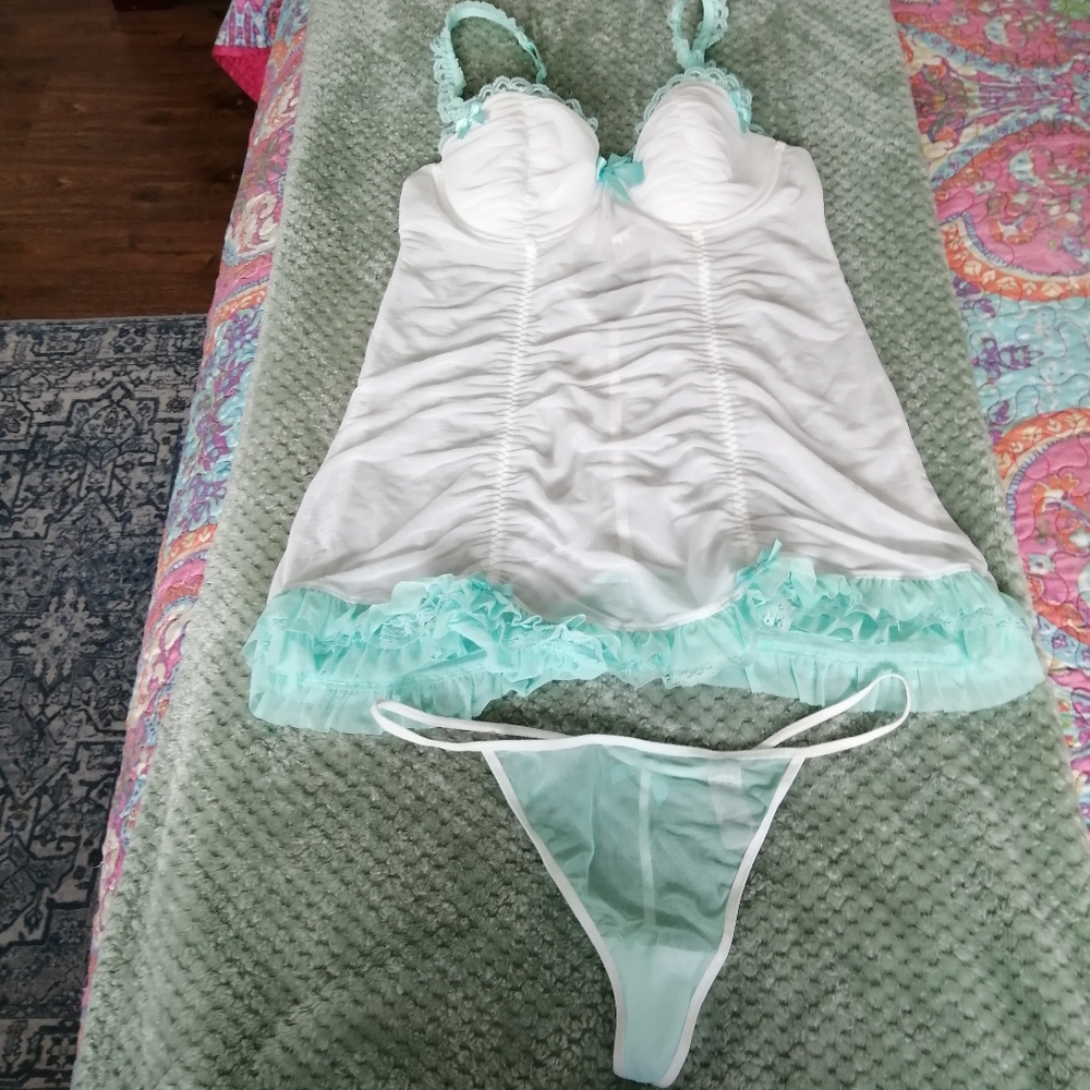 La SENZA White and Mint Lingerie Set